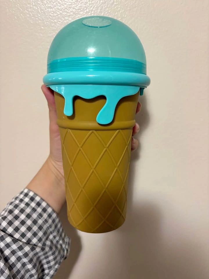 Frozen Magic Squeeze Slushy Cup
