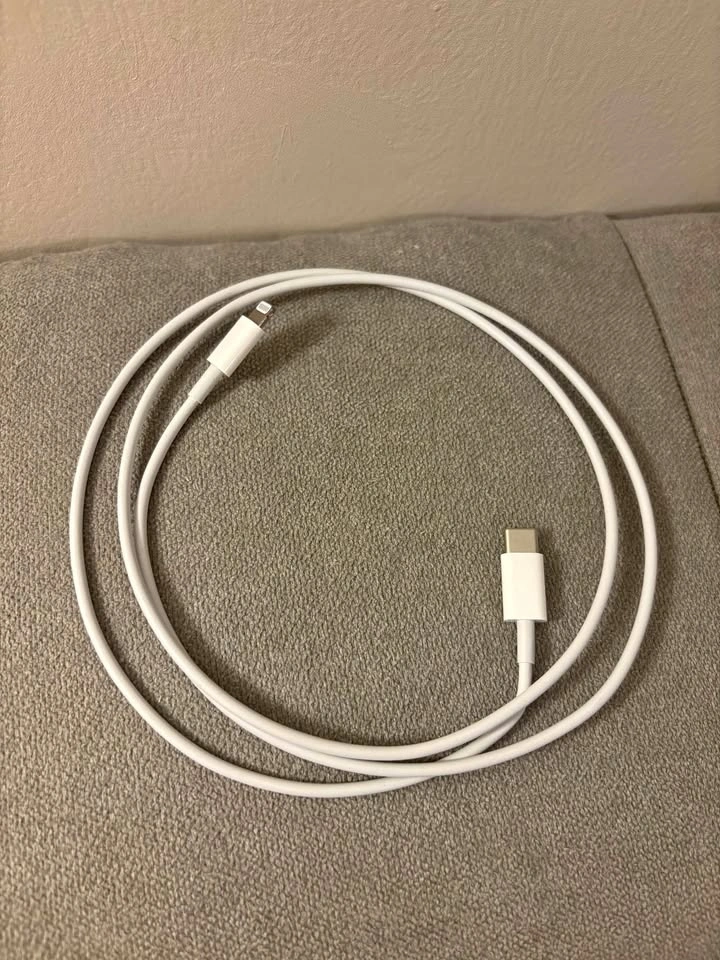 Brand New Original Apple USB-C to Lightning Cable