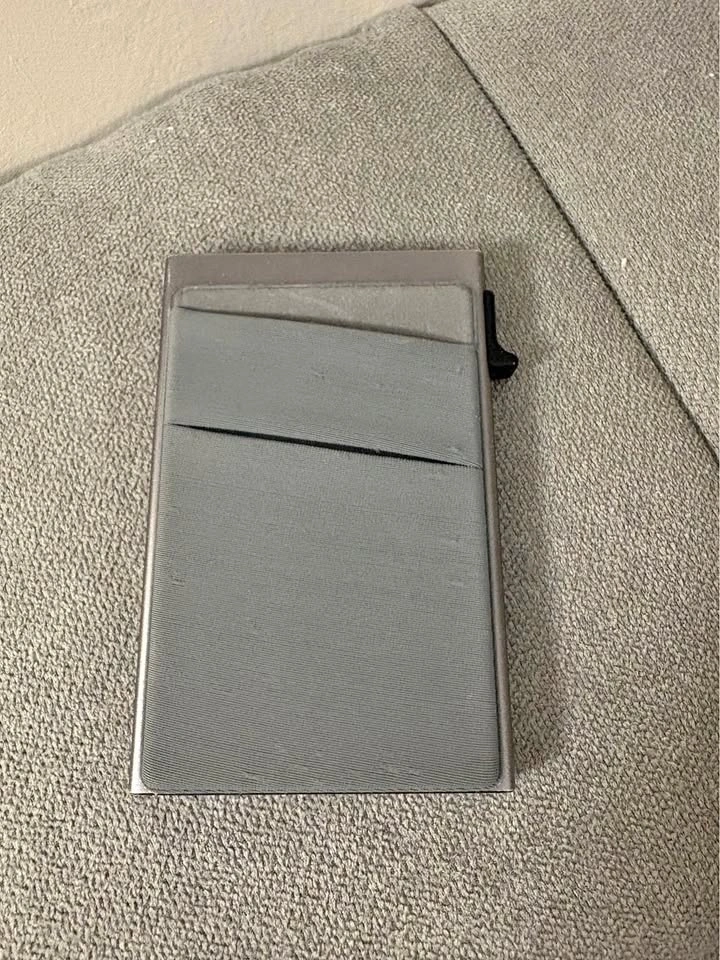 Automatic Pop-Up Credit Card Holder Wallet