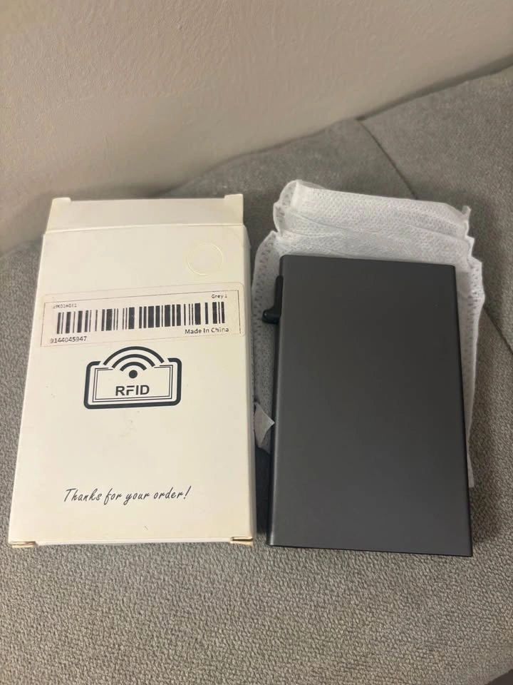 Brand New Automatic Pop-up Credit Card holder - photo 2