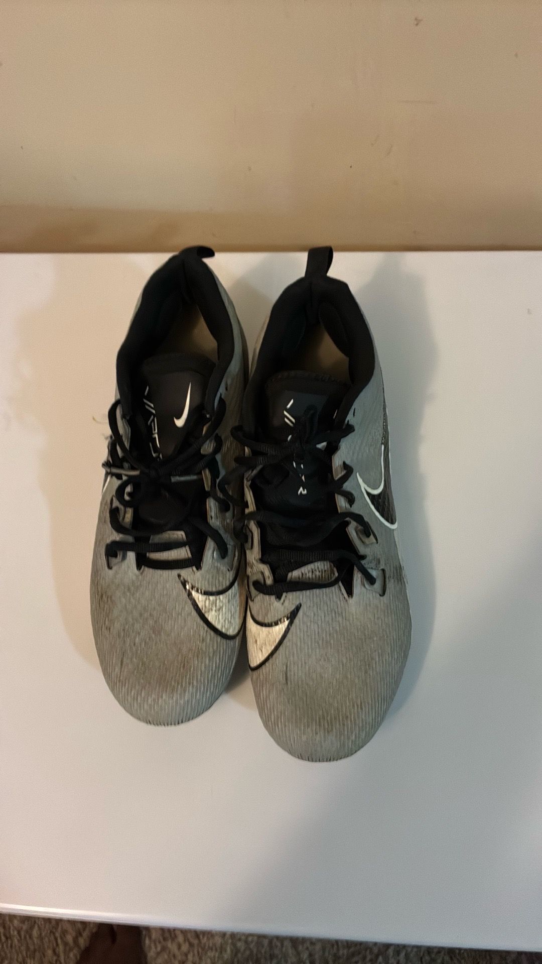 Nike football cleats Size 13 Men’s retail $110