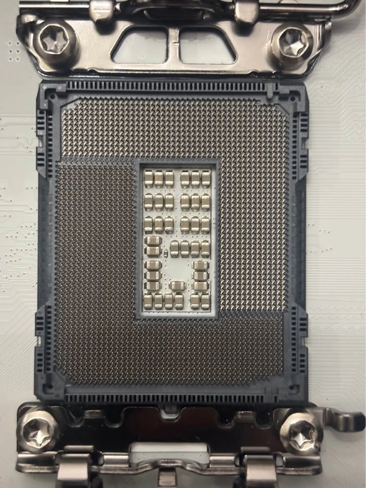 ASUS ROG Maximus Z890 Apex Motherboard - photo 5