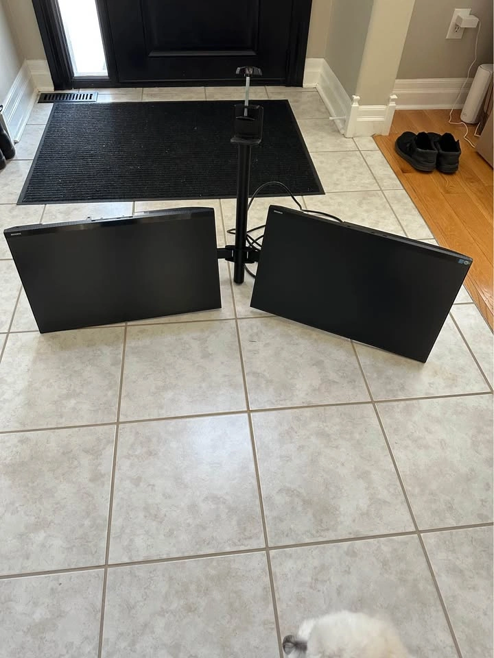 Samsung Dual 24” Monitor Setup with Adjustable Monitor Arm - photo 2
