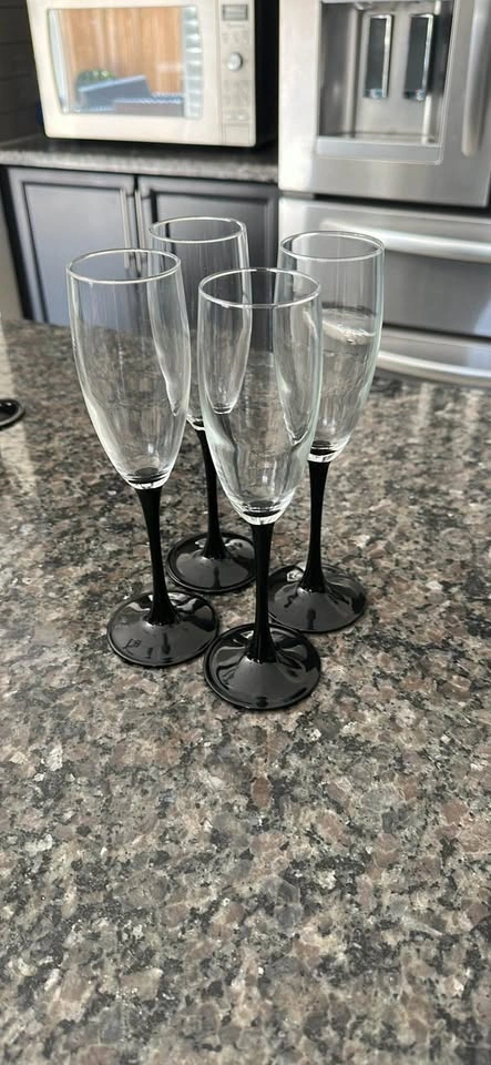 16-Piece Black Stem Glassware Set – Wine Glasses & Champagne Flu - photo 3