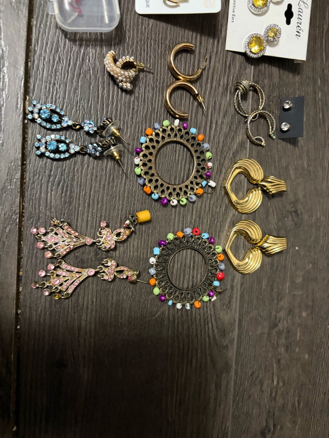 Assorted Fashion Earring Lot - Lauren, Ardene, and More - photo 3