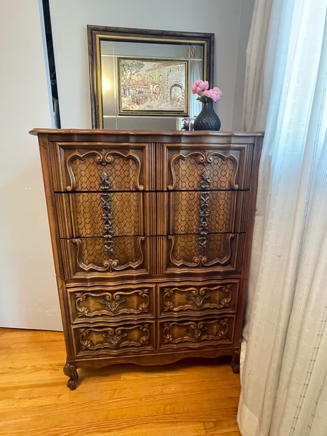 5 Drawer dresser - wood dovetailing!