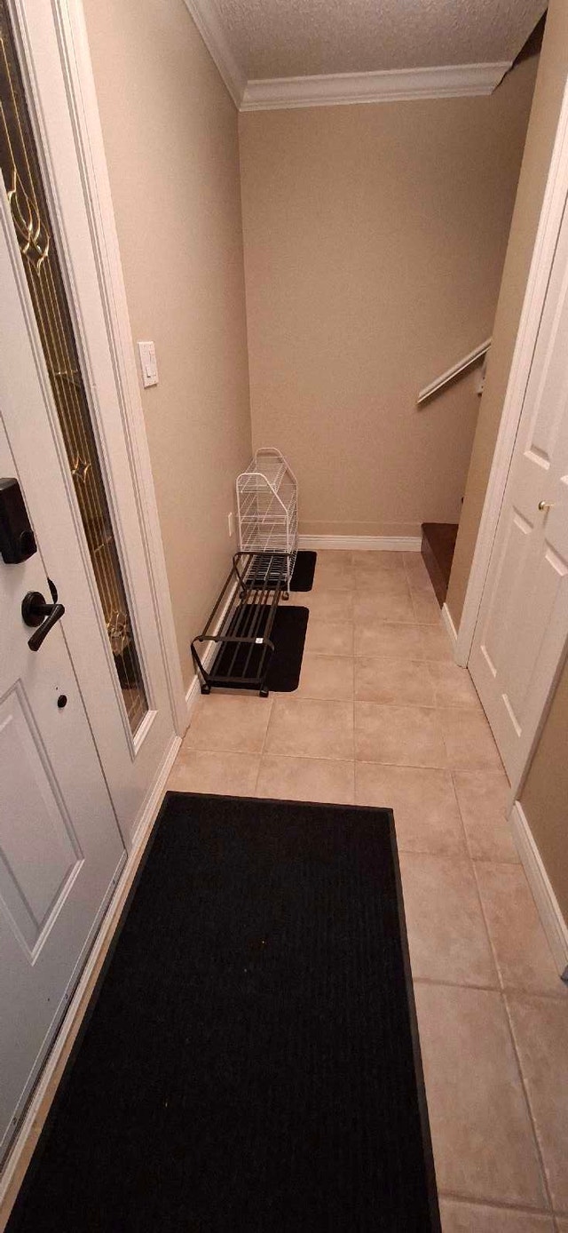 Furnished bedroom on upper floor - photo 4