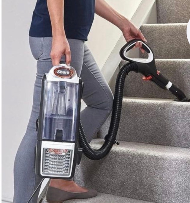 Shark NV801 Series Powered Lift-Away Vacuum Cleaner - photo 3