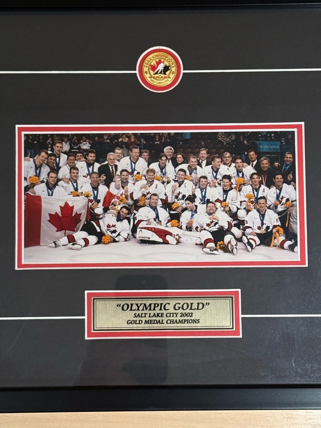 Team Canada 2002 Olympic Gold Hockey Framed Photo - photo 2
