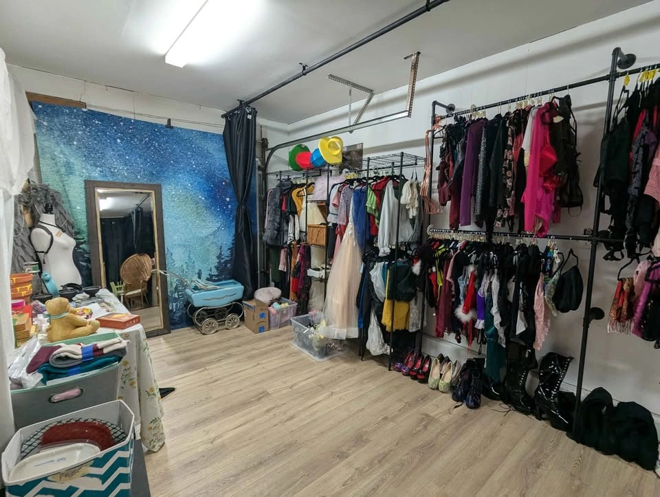 Huge closet sale - photo 3