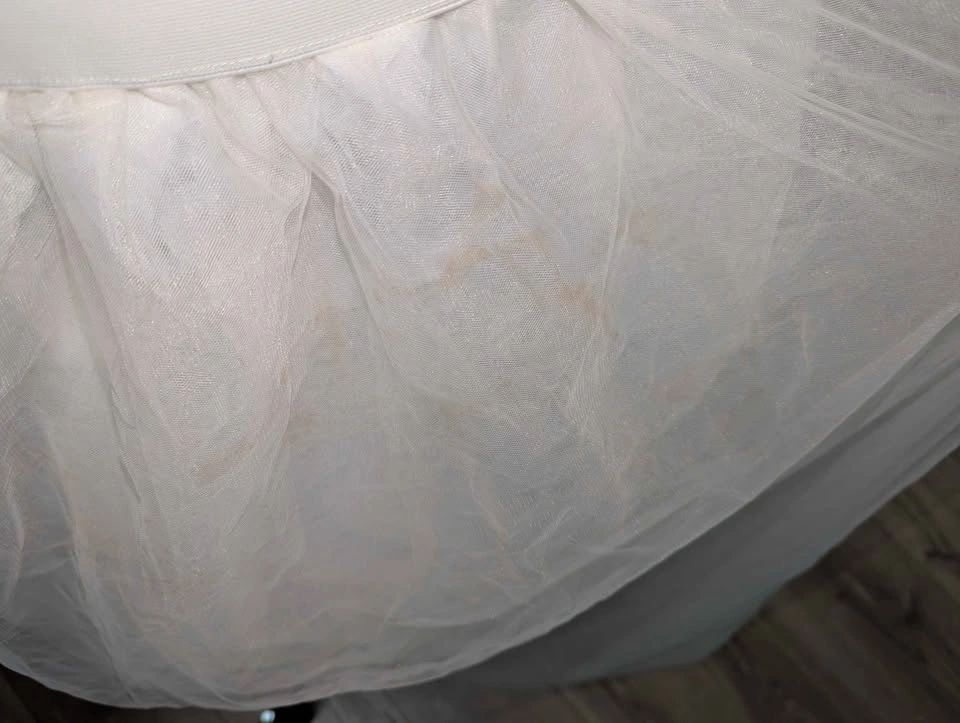 Ivory tulle bridal ball gown train - photo 3