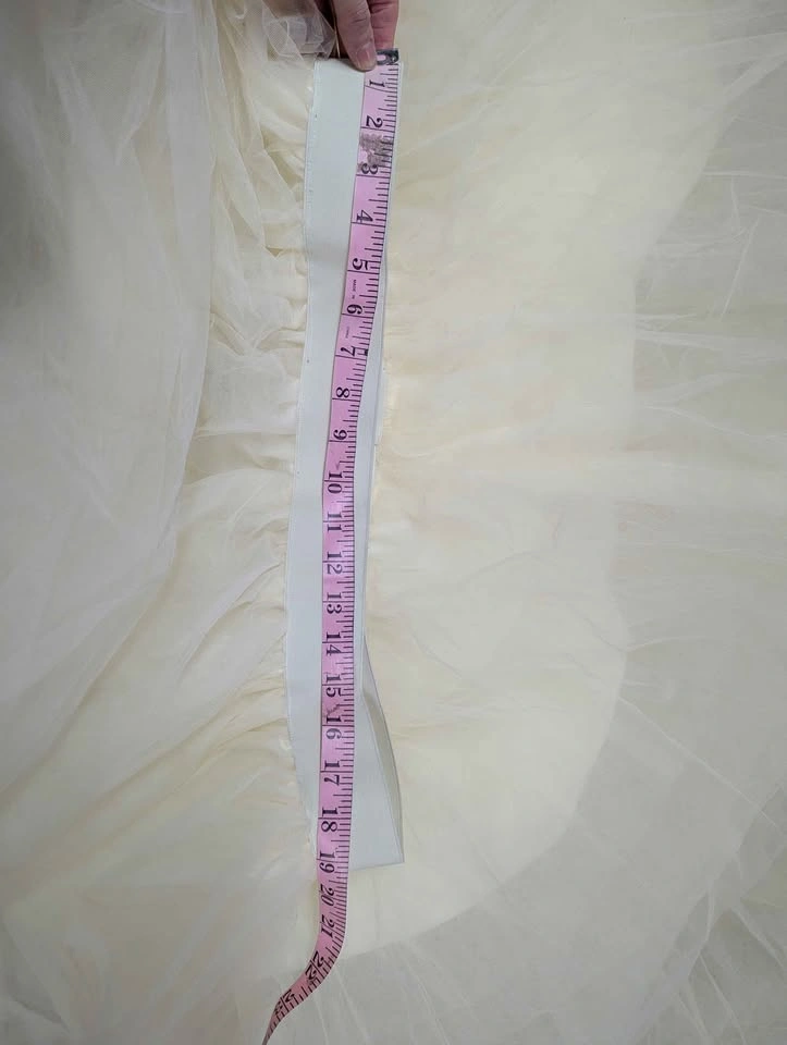 Ivory tulle bridal ball gown train - photo 4