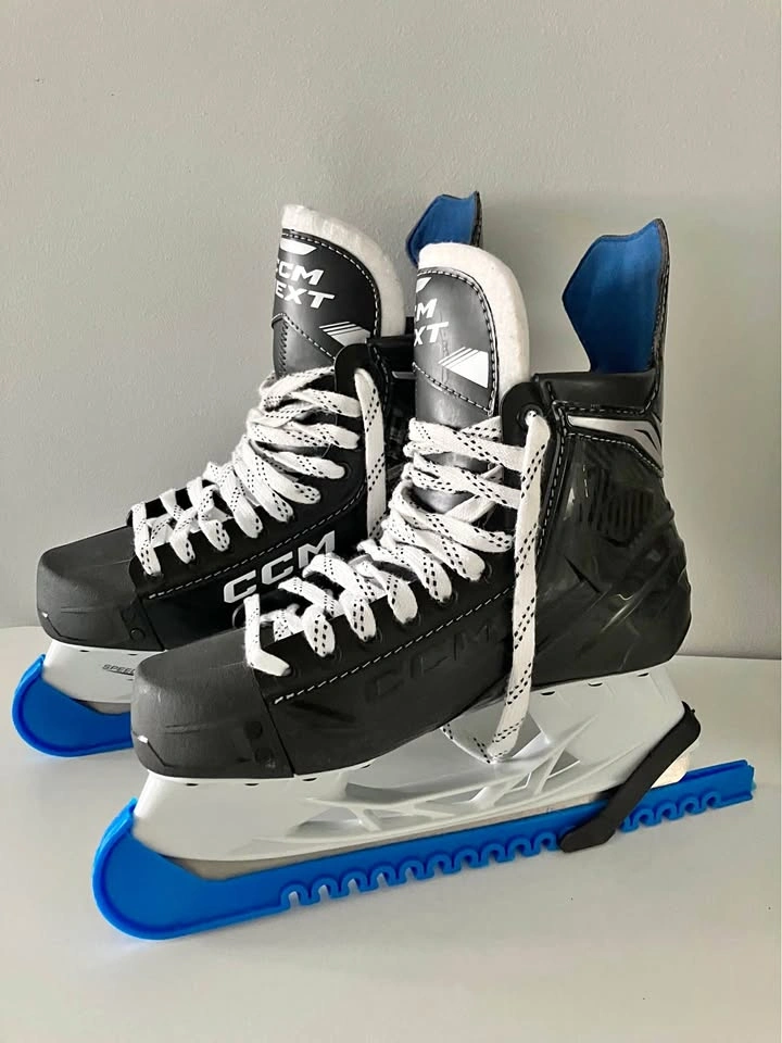 Size 8 Skates