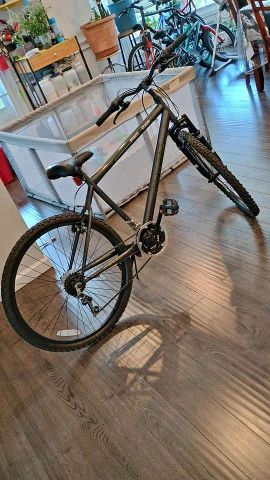 Magna Great Divide 26-inch Mountain Bike