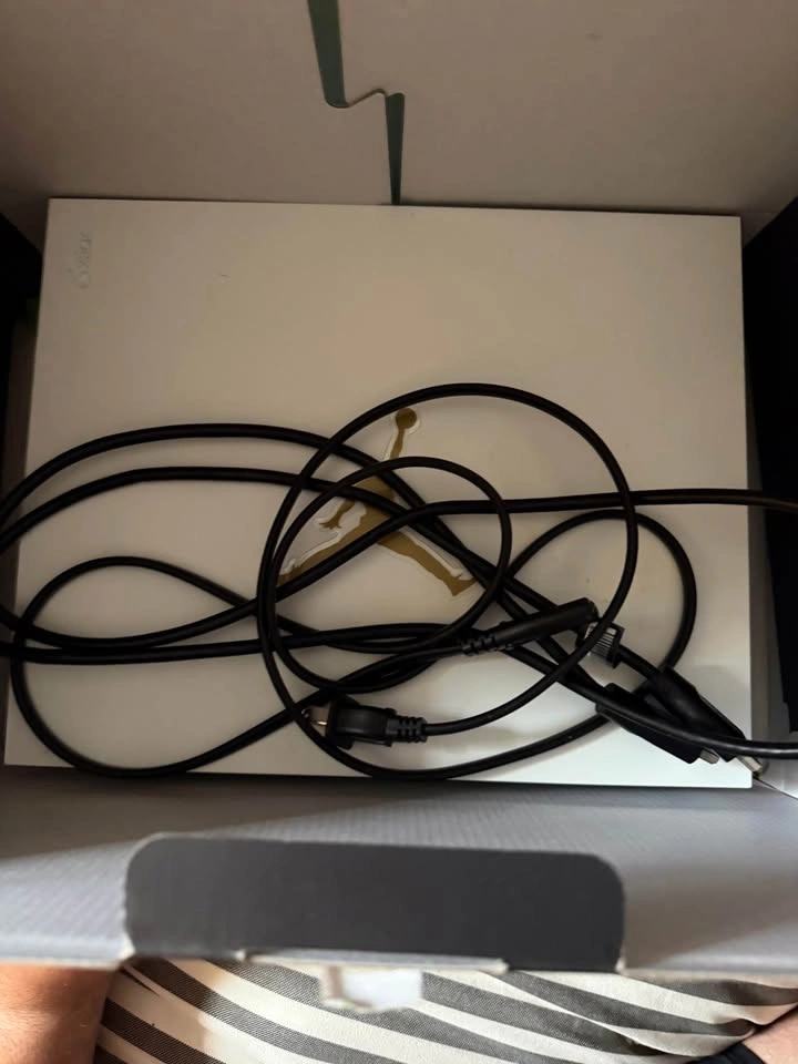 XBOX ONE X 1TB - photo 4