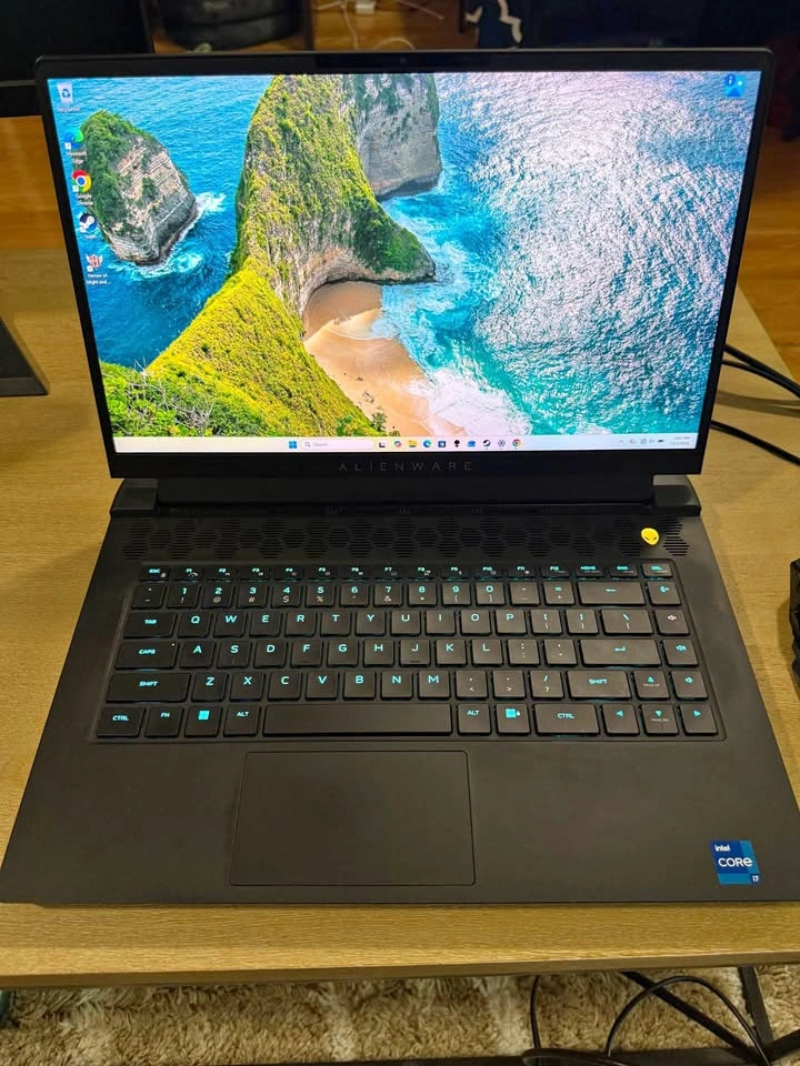 Alienware m15 R7 Gaming Laptop | i7-12700H | RTX 3070 Ti