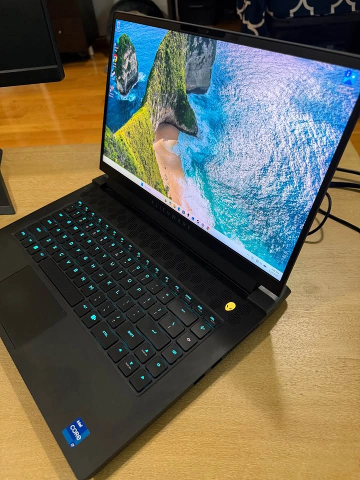 Alienware m15 R7 Gaming Laptop | i7-12700H | RTX 3070 Ti - photo 4