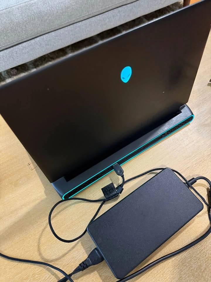 Alienware m15 R7 Gaming Laptop | i7-12700H | RTX 3070 Ti - photo 5