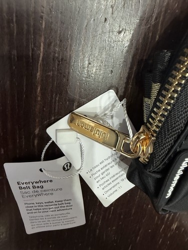 lululemon Everywhere Belt Bag Black Waist Pack 1L NWT - photo 3