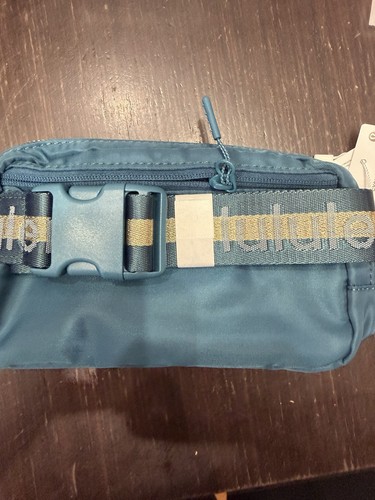 lululemon Everywhere Belt Bag Blue Waist Pack Zip Nylon/Poly - photo 5