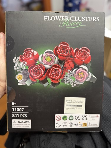 Flower Clusters Interlocking Blocks Set 11007 841pcs Ages 6+ - photo 2