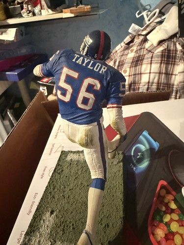 McFarlane Toys NFL New York Giants Football Legends Series 1 Law - photo 3