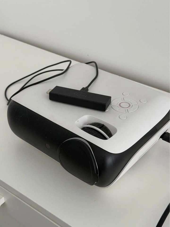 Mini Projector with Fire TV Stick, 4K quality - photo 2
