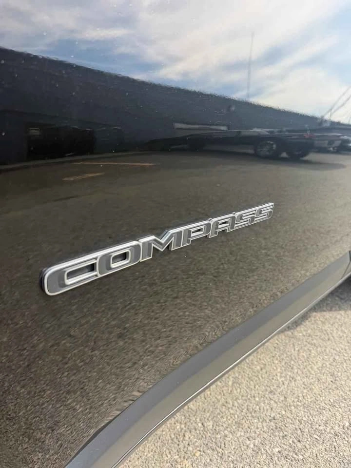 2019 Jeep Compass · Limited Sport Utility 4D - photo 3