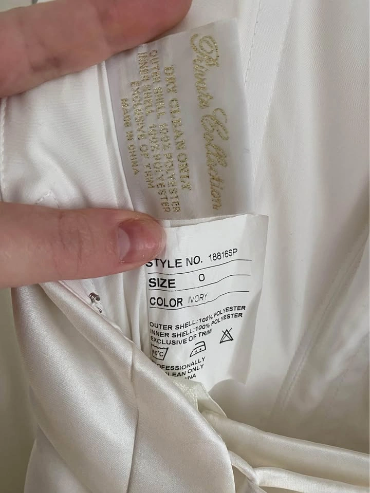 SIZE 0 - Timeless Sweetheart Wedding Dress - NWT - photo 5
