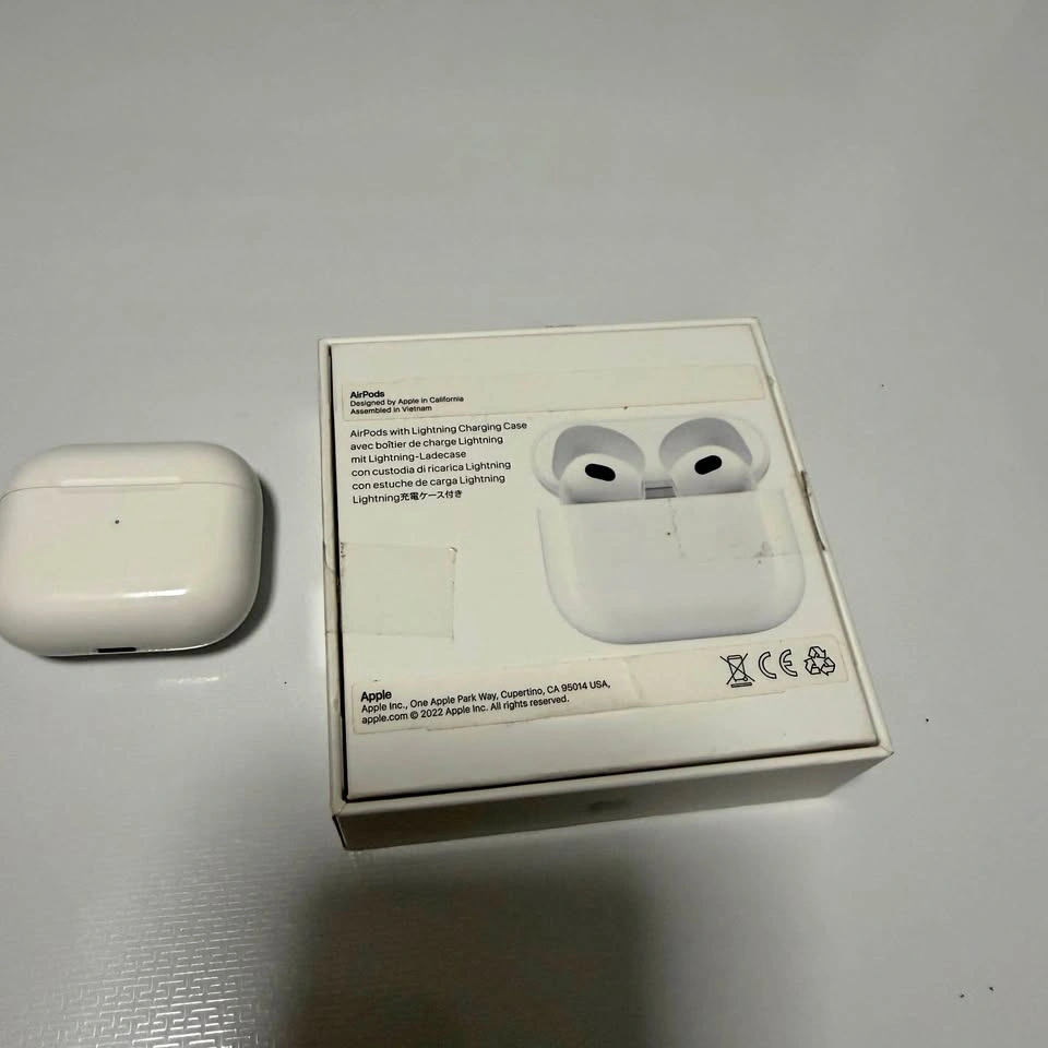 Apple AirPods (3rd Generation) with Lightning Charging Case