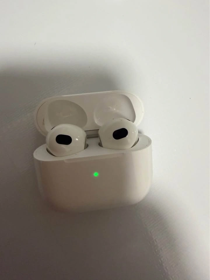 Apple AirPods (3rd Generation) with Lightning Charging Case - photo 3