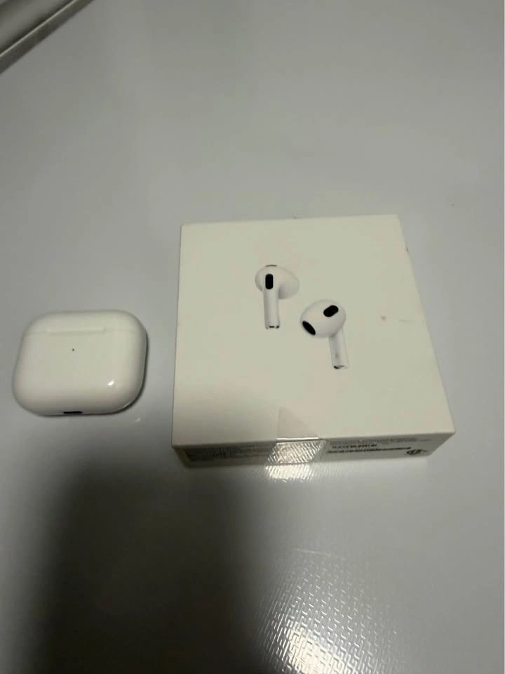 Apple AirPods (3rd Generation) with Lightning Charging Case - photo 5