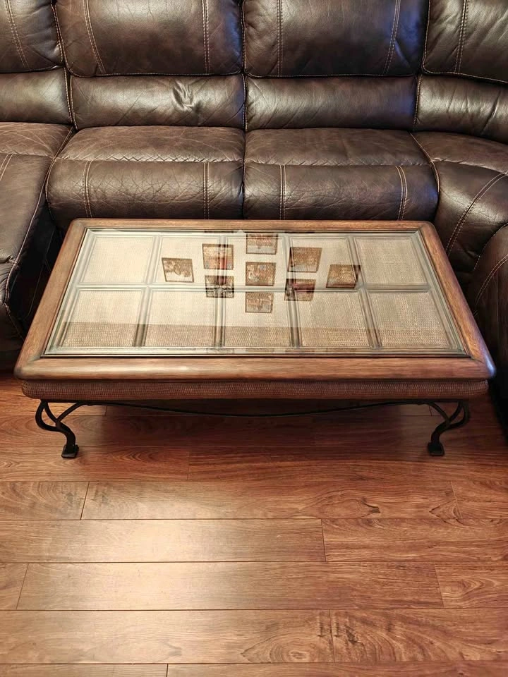 Stunning Wicker & Glass Top Coffee Table – Great Condition