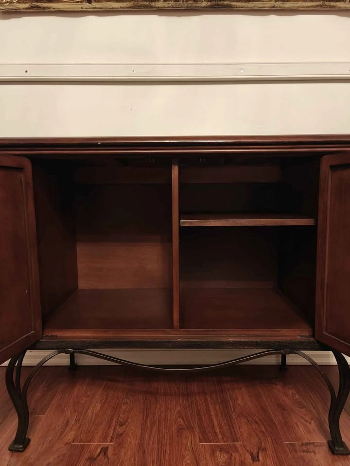 Rare Vintage Beauty Entry Cabinet - photo 3