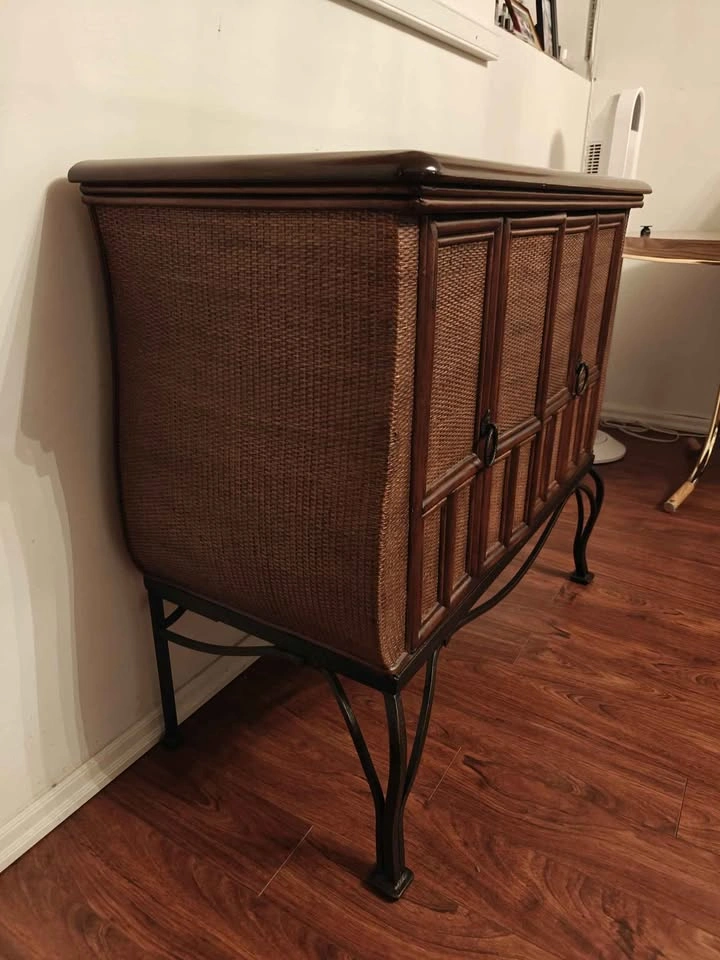 Rare Vintage Beauty Entry Cabinet - photo 4