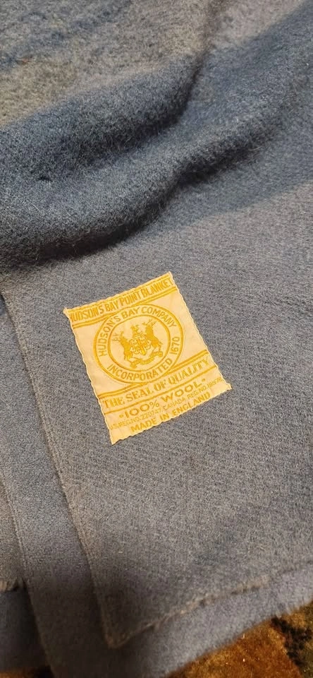Blue Hudson's Bay Blanket - photo 2