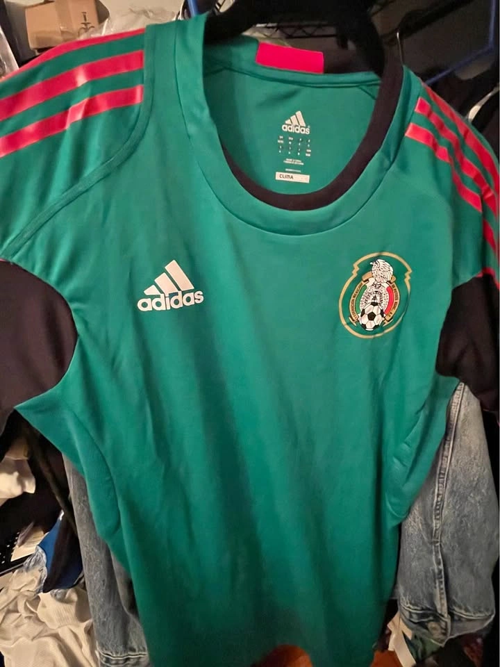 Adidas México training top