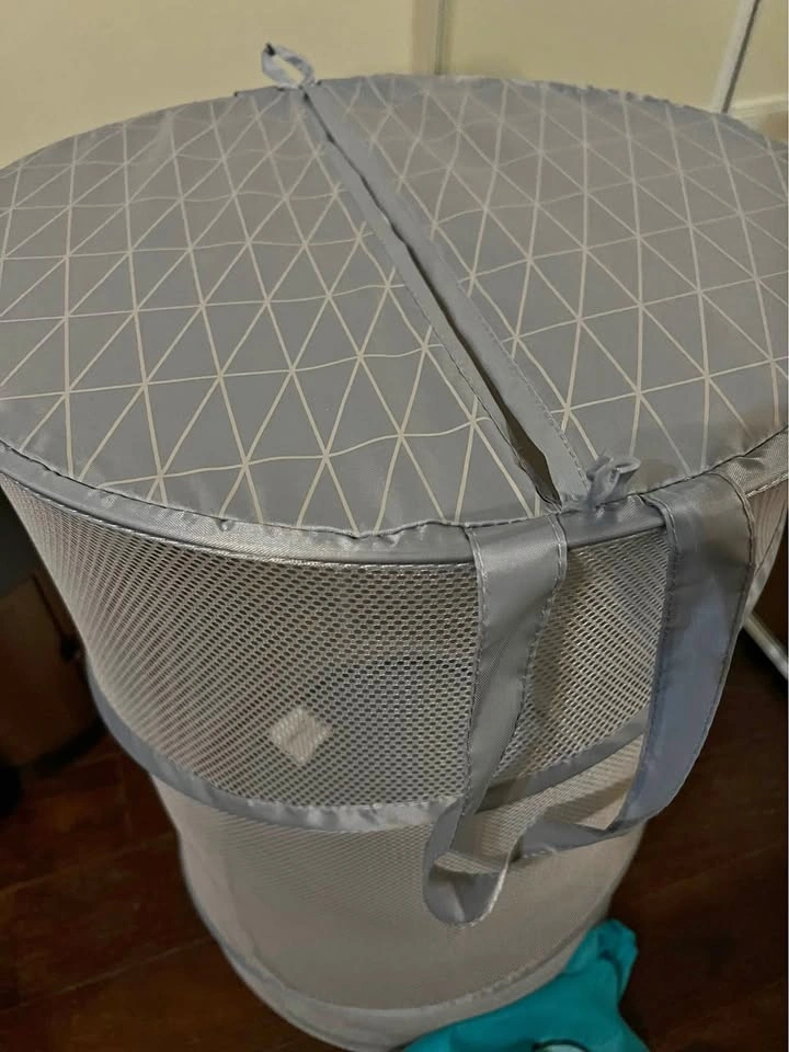 Laundry hamper