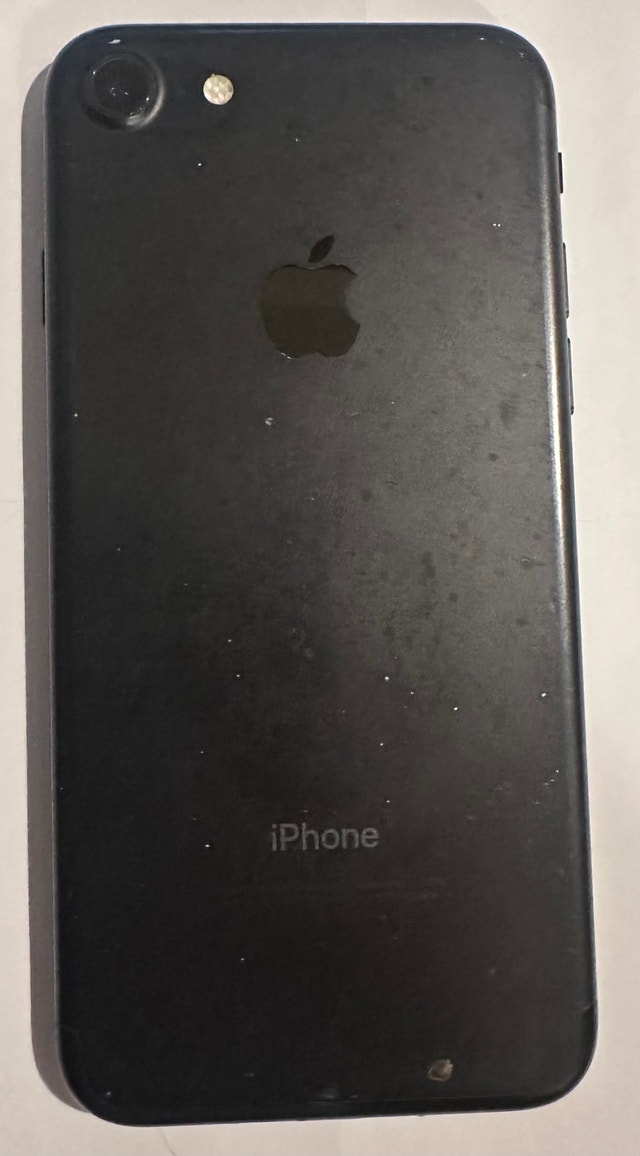 (Price dropped)iPhone7 128GB Black,Unlocked, 72% Battery+ Case - photo 2