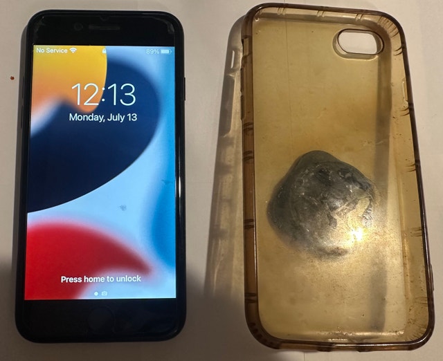(Price dropped)iPhone7 128GB Black,Unlocked, 72% Battery+ Case - photo 3
