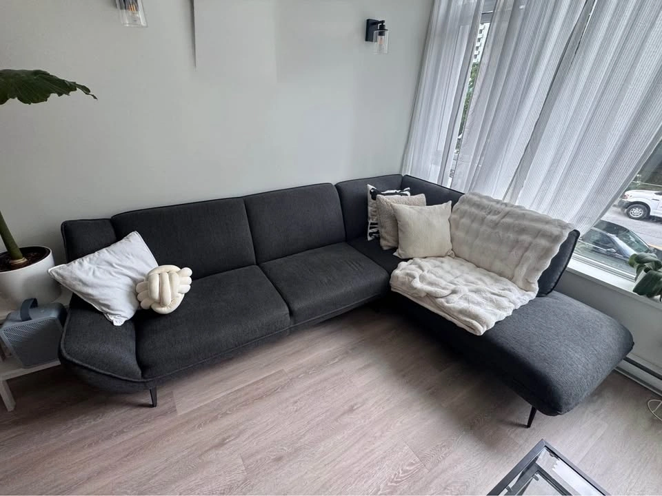 Structube Couch L Shape - photo 2