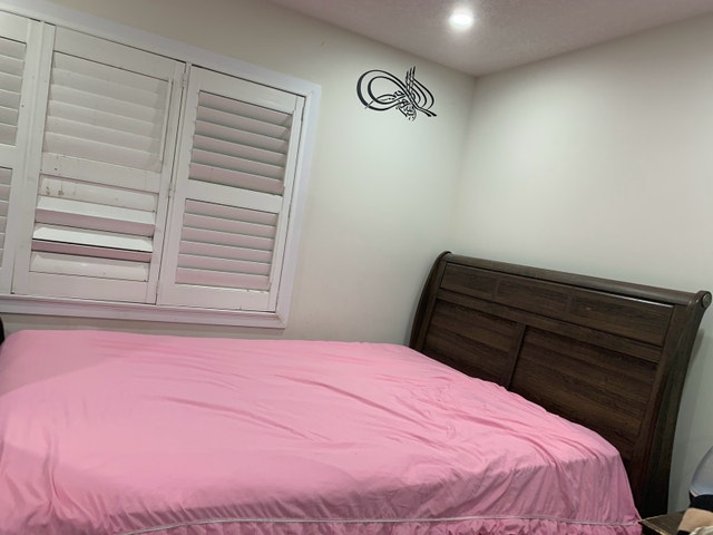 Queen Sized bed with mattress - photo 2