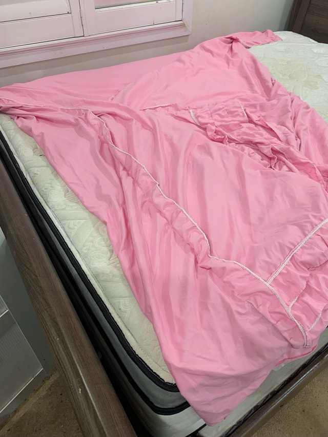 Queen Sized bed with mattress - photo 5