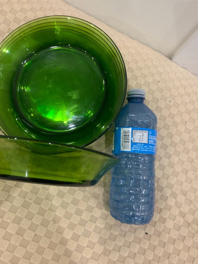 7 Green Glass dinner Plates - photo 5