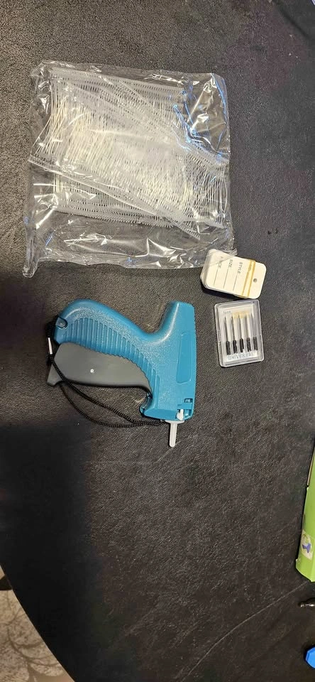 Standard Clothing Price Tag Gun Kit