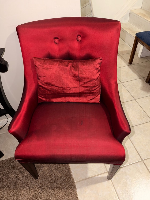 2 chairs console and mirror