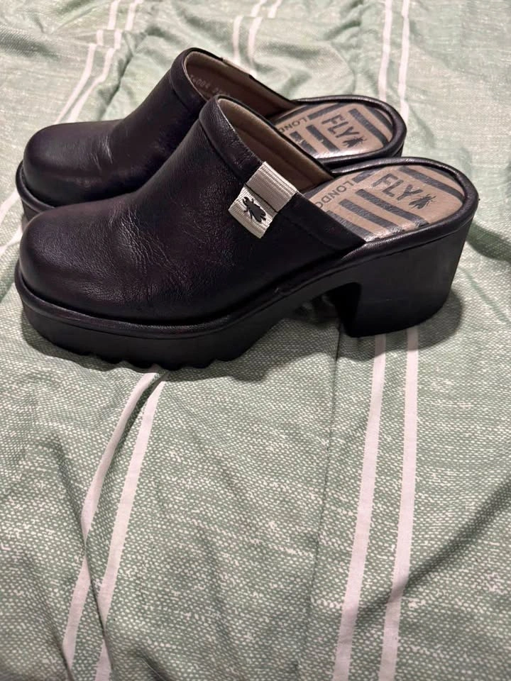 London fly 3” chunky heels