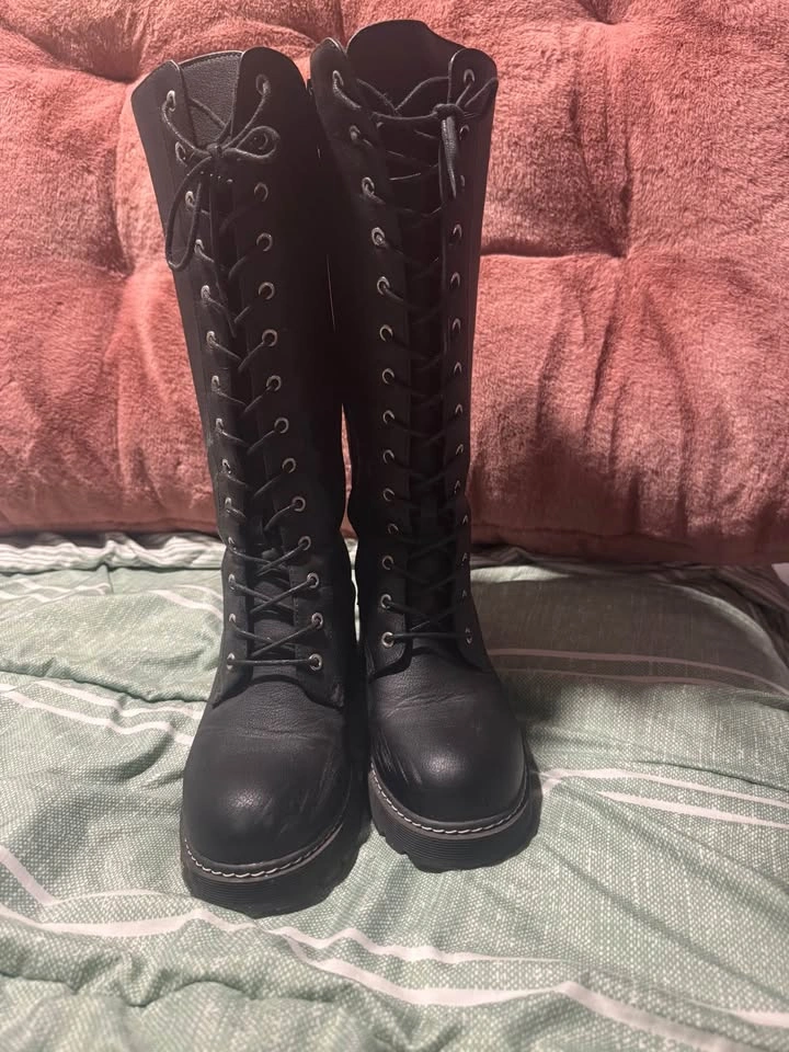 Black knee high combat boots - photo 2