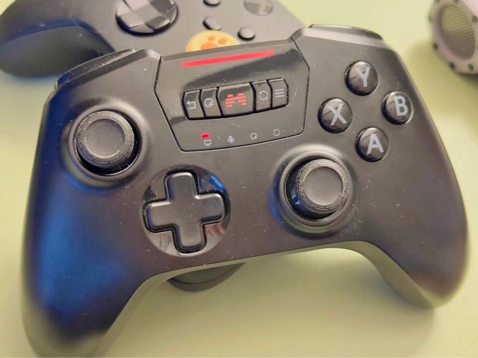 Multi function Wireless Gaming Controller