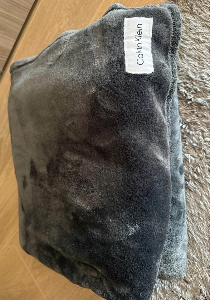Cozy Home Bundle- Calvin Klein Blanket and IKEA Toftlund Rug - photo 2